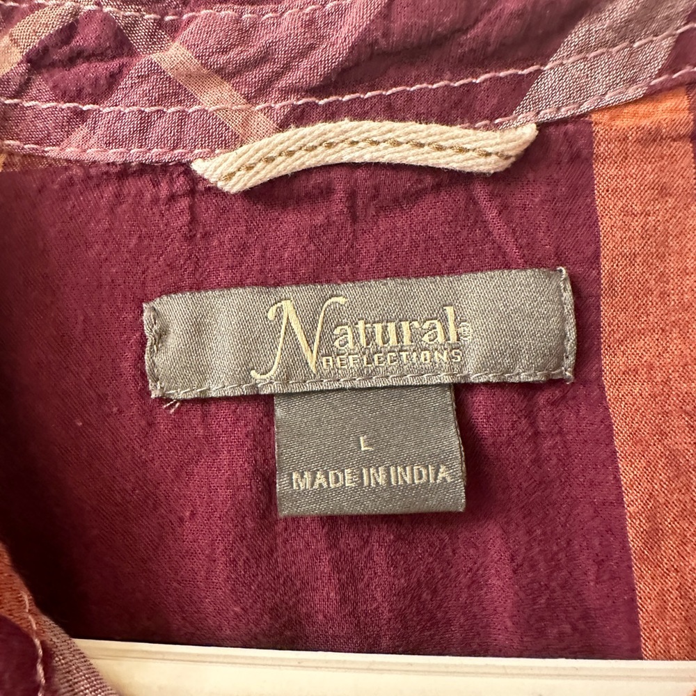 Button down - Picture 2 of 2